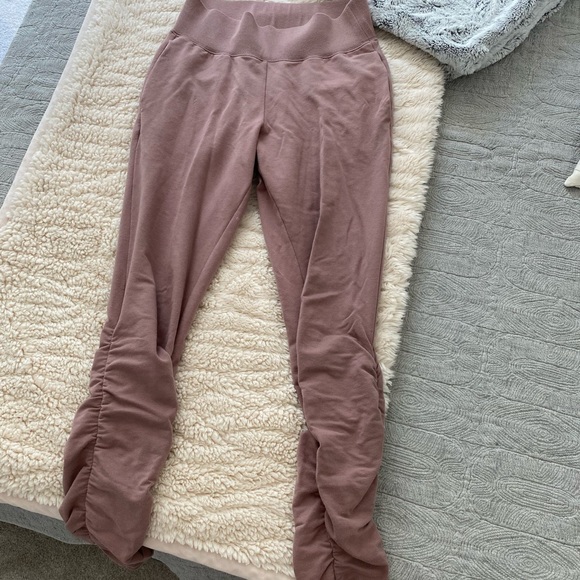 Alo Yoga solar sweatpants - Picture 6 of 6